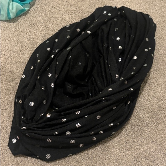 Scarf Bundle - Picture 6 of 8